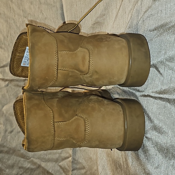 Boots - Picture 6 of 7